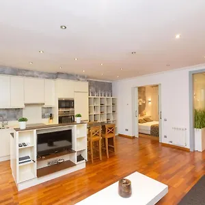 apartment-centro-passeig-de-gracia-casa-batllo.topbarcelonahotels.com/